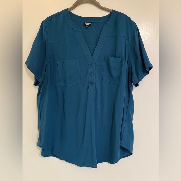 Torrid short sleeve top size L (0 torrid sizing) - Picture 1 of 11